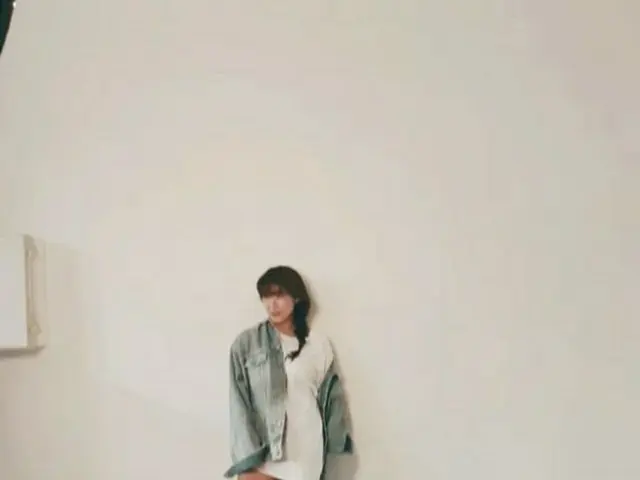 韓国女優ハ・ジウォンが、グラビアのビハインド動画を公開して話題になっている。（写真提供:OSEN）