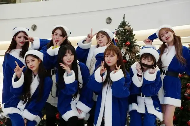 「LOVELYZ」が21日午後、ソウル永登浦のTIMES SQUAREでゲリラライブを行った。（提供:OSEN）