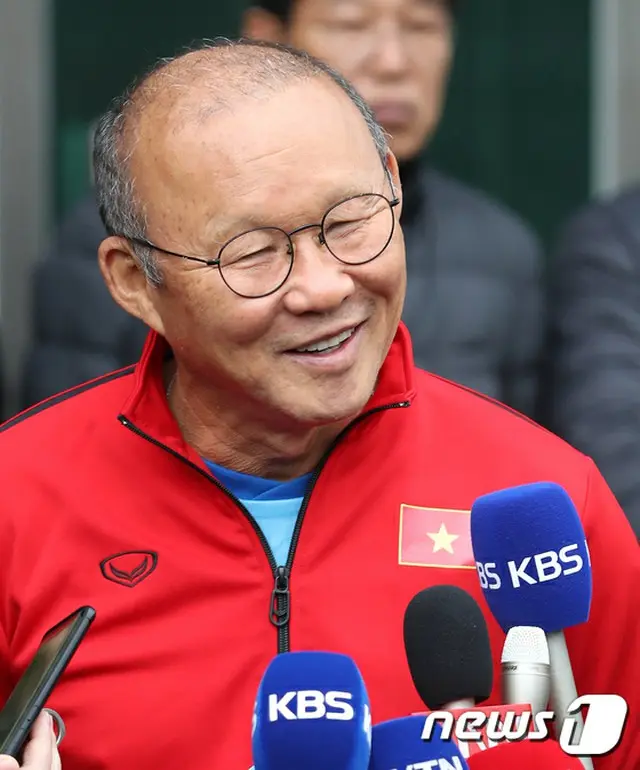 ベトナム代表のパク・ハンソ監督「限りない声援と愛を送ってくれたベトナムと韓国の国民に感謝」（提供:news1）