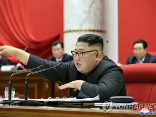 朝鮮中央通信は、先月３１日まで党中央委総会が開かれたと伝えた。３１日の総会で発言する金委員長＝（朝鮮中央通信＝聯合ニュース）≪転載・転用禁止≫