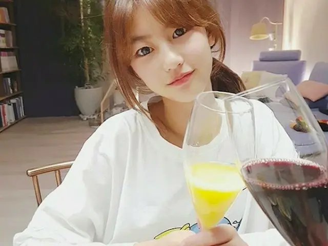女優パク・ヨンス、娘のソン・ジアに「私の飲み友達、早くオレンジジュース卒業して」（提供:Osen）
