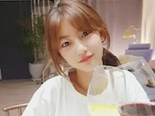 女優パク・ヨンス、娘のソン・ジアに「私の飲み友達、早くオレンジジュース卒業して」