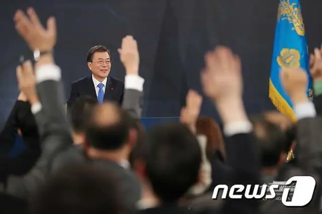 文大統領、14日に年頭記者会見＝90分間生中継で