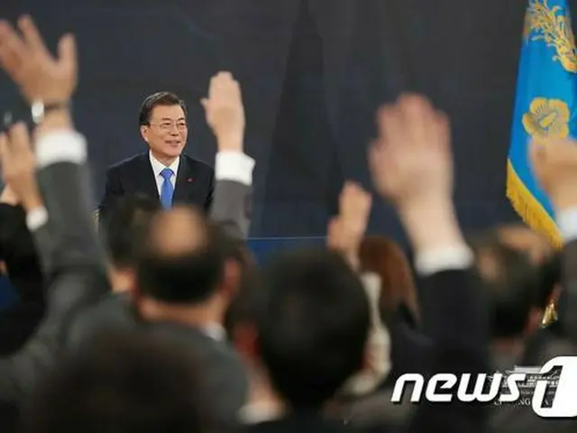 文大統領、14日に年頭記者会見＝90分間生中継で