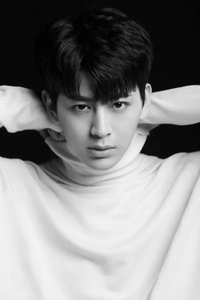「iKON」ソン・ユニョンがバラエティ番組「飛行機に乗って行こう2」で、“万能な末っ子”として活躍中。（提供:OSEN）