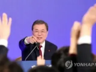 文大統領　徴用問題で「被害者の同意が最重要」＝検察改革・南北関係にも言及