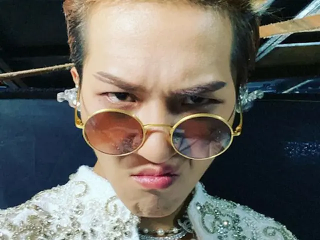 MINO（WINNER）、インスタでファッショニスタぶりを披露、ポイントはオレンジカラーの前髪リーゼント（提供:OSEN）