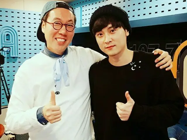 韓国歌手ミン・ギョンフン（BUZZ）が、モモ（TWICE）とのエピソードを明らかにして話題になっている。（写真提供:OSEN）