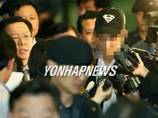 ハンファ会長二男が帰国「父の暴行事実知らない」