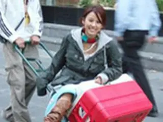 イ・ヒョリ、オーストラリアで車の代わりに“アイスボックス”で移動中？