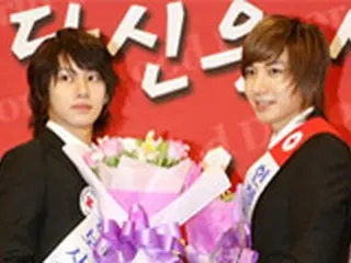 Super Juniorキム・ヒチョル＆イトゥク　“立ち姿もかっこよく”