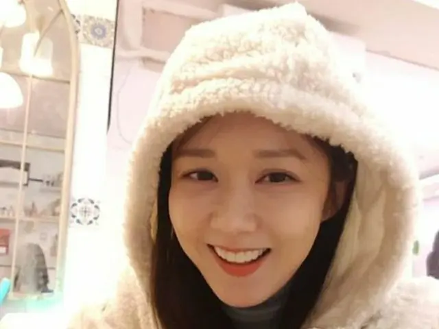 歌手で女優のチャン・ナラが、可愛らしい写真と共に新年あいさつを伝えた。（提供:news1）