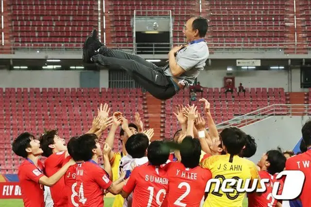 AFCチャンピオンシップ初優勝のU-23韓国代表監督 「東京で、ロンドン五輪”銅メダル”以上を」（画像:news1）