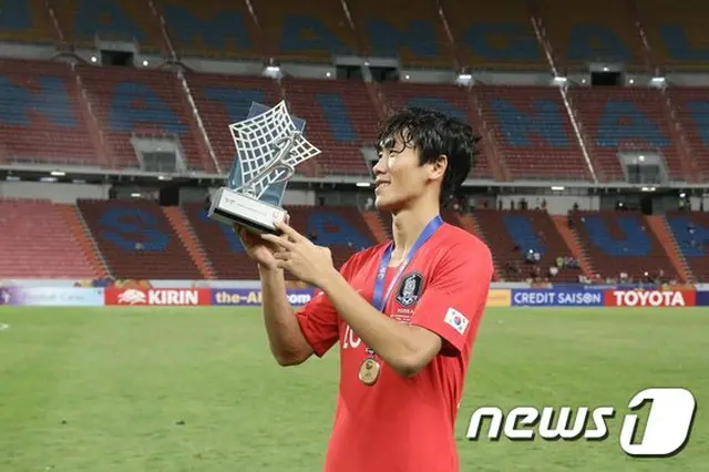 AFC U-23チャンピオンシップMVPにウォン・ドゥジェ 「僕がもらって良いのか…人生初のMVP」（画像:news1）