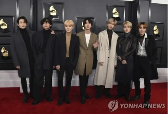 レッドカーペットに登場したBTS＝（AP＝聯合ニュース）