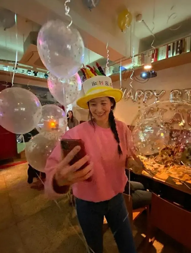 女優のスヒョン、結婚後初めての誕生日を迎え幸せなピザパーティーでお祝い（提供:OSEN）