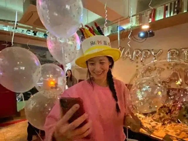 女優のスヒョン、結婚後初めての誕生日を迎え幸せなピザパーティーでお祝い（提供:OSEN）