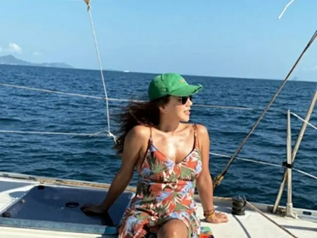 オム・ジョンファ、インスタで年齢が顔負けするほどのナイスバディを披露、“現在50歳”（提供:OSEN）