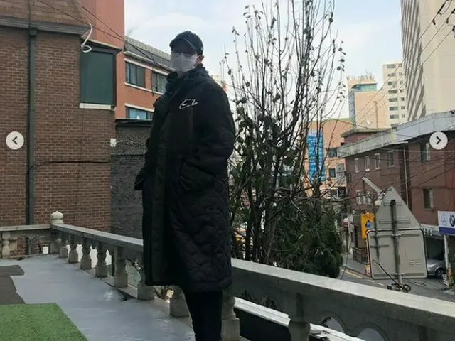 俳優チュウォン、マスクで隠せない格好良さ…自慢のスタイル（提供:OSEN）