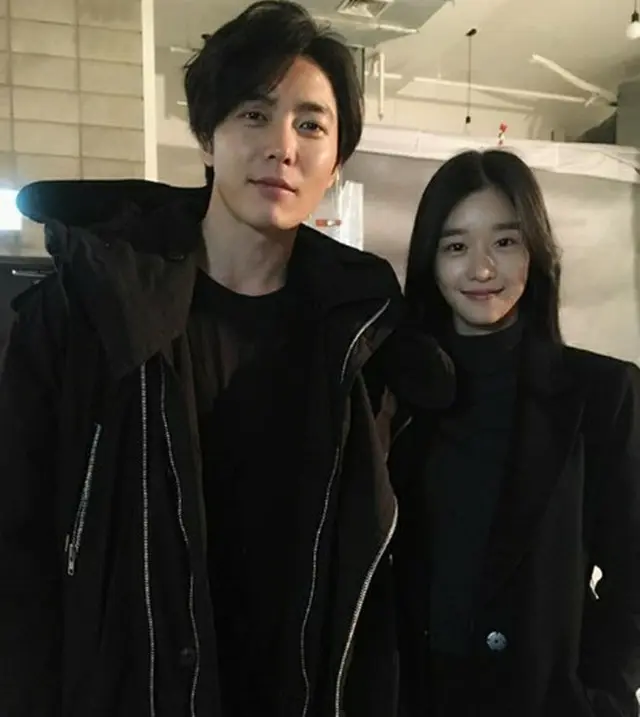 韓国女優ソ・イェジが、俳優キム・ジェウクと一緒に撮った写真を公開して話題になっている。（写真提供:OSEN）