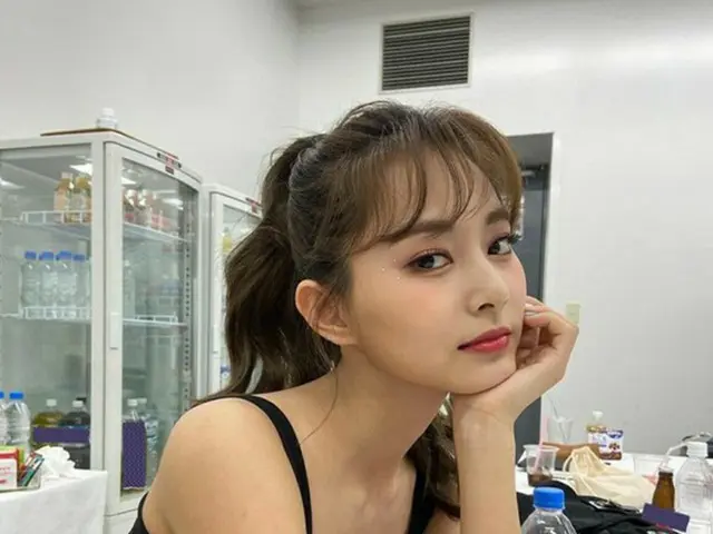 韓国ガールズグループ「TWICE」メンバーのツウィが人形を超えるビジュアルで話題になっている。（写真提供:OSEN）