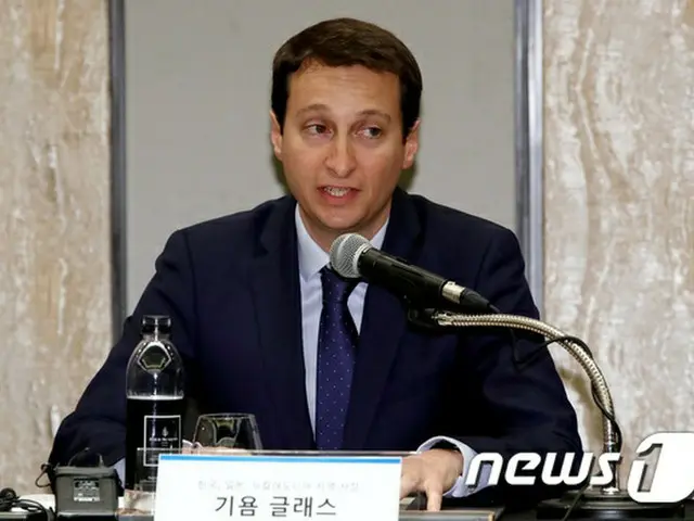 KLM航空機内で人種差別か？韓国人を「保菌者扱い」と物議（画像:news1/会見に出席したKLM韓国・日本・ニューカレドニア地域本部長）