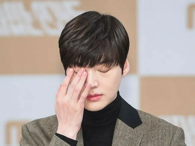アン・ジェヒョンがInstagramに意味深なコメントをアップし、ファンを心配させている。（提供:OSEN）
