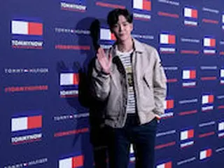 「SF9」ロウン、ロンドンが捕らえた彼氏ルック…「少女漫画から飛び出してきたイケメンそのもの」