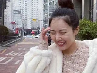 ヒョナ、すっぴん姿でいたずらっ子な表情をインスタで公開…ステージとは180度違うキュートさ