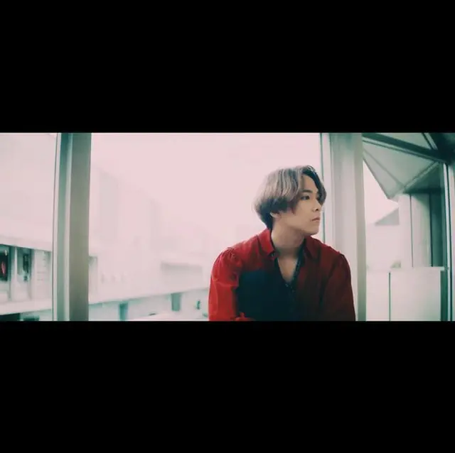韓国バンド「FTISLAND」メンバーのイ・ホンギが悲しい気持ちであいさつをして話題になっている。（画像提供:OSEN）