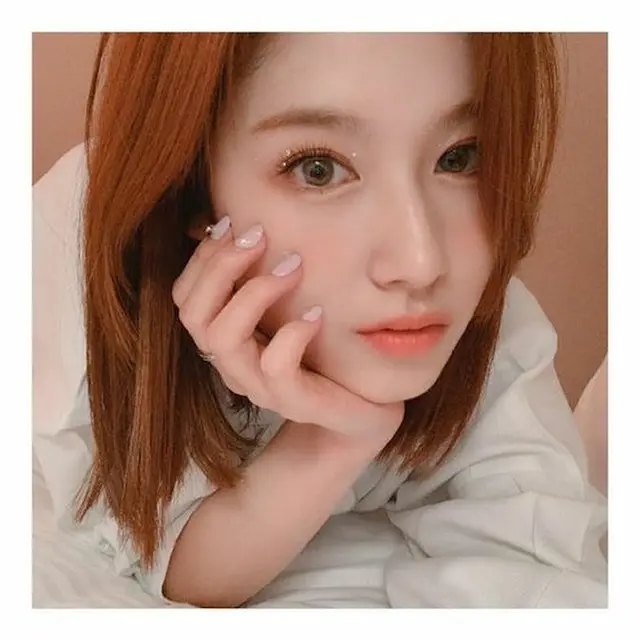 「コンサートキャンセル残念」...サナ（TWICE）、自撮りも失敗のない美貌（提供:Osen）