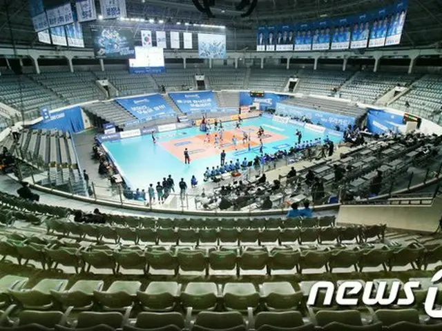 新型コロナ感染拡大、韓国プロバスケ一部外国人選手が離脱もバレー界は 「状況を鋭意注視」（画像:news1）
