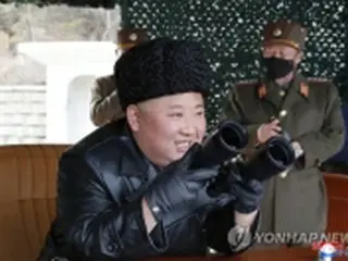 金正恩氏　長距離砲兵区分隊の訓練視察＝北朝鮮メディア