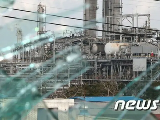 韓国・ロッテケミカル爆発事故、正常化まで半年かかる可能性も（画像:news1）