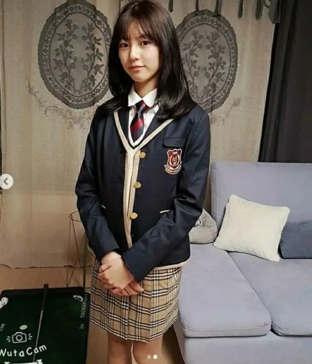 女優パク・ヨンスの娘、ソン・ジアが、制服姿を公開した。（提供:news1）