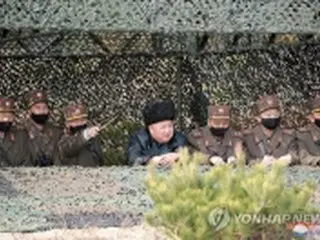 金正恩氏　軍砲兵部隊の射撃訓練を指導＝北朝鮮メディア