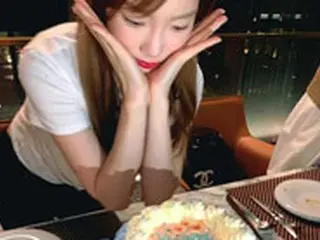 テヨン（少女時代）、インスタにバースデーパーティーの模様を公開…誕生日当日に父親が死去