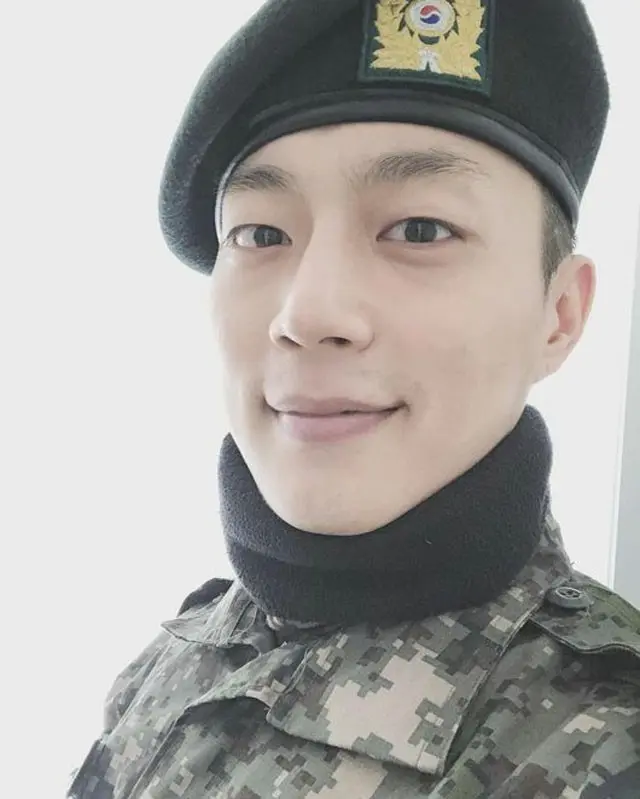 ユン・ドゥジュン（Highlight）、SNSで新型肺炎の影響を心配…4月10日に除隊予定（提供:OSEN）