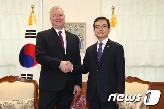 韓国外務次官、米ビーガン氏と電話会談＝出入国強化など新型コロナ対応を説明（提供:news1）