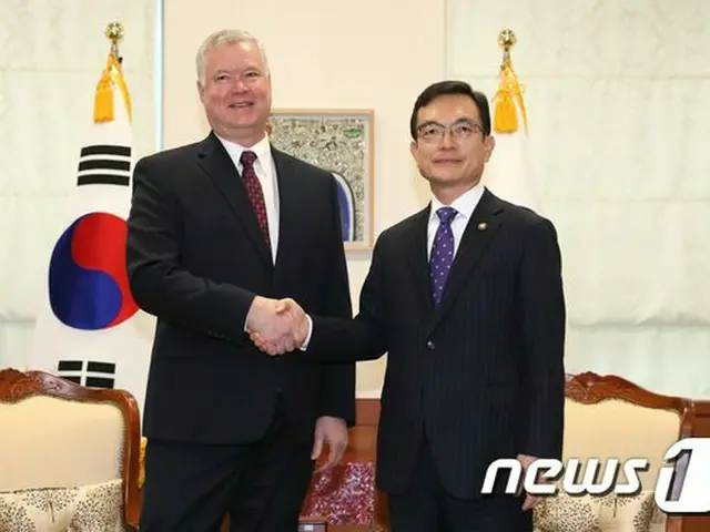 韓国外務次官、米ビーガン氏と電話会談＝出入国強化など新型コロナ対応を説明（提供:news1）