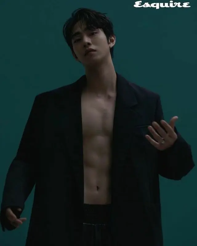 俳優アン・ヒョソプ、鮮明なシックスパック＆セクシーな眼差し…ワイルドな男が帰ってきた（提供:Osen）