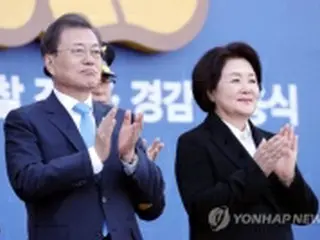 「新型コロナ克服を」　文大統領夫妻が寄付