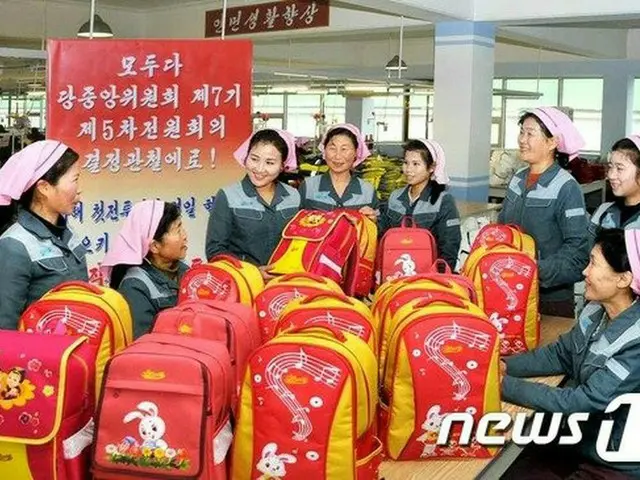 新型コロナで新学期開始延期の北朝鮮、「新入生の制服・靴の生産は完了」（提供:news1）