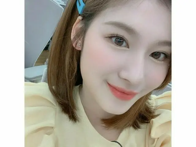 「TWICE」サナがショートヘアにイメチェンした。（提供:OSEN）