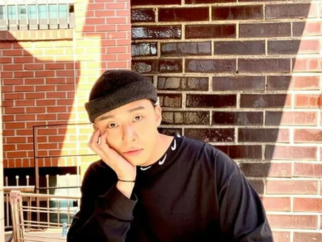 パク・ソジュンが自身のInstagramで「ソーシャル・ディスタンス」キャンペーンへの参加を求めた。（提供:OSEN）
