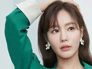 女優キム・アジュン、グラビアで今夏に向けたスタイリングを披露…「一足早い女神の変身」