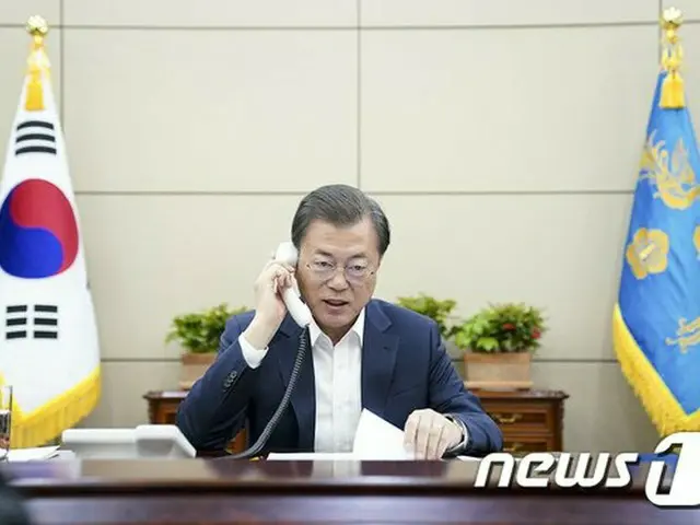 韓国文在寅大統領は31日、ブルガリアのボイコ・ボリソフ首相と電話で、世界的に拡大している新型コロナウイルスの対応策について意見を交わした（提供:韓国大統領府）