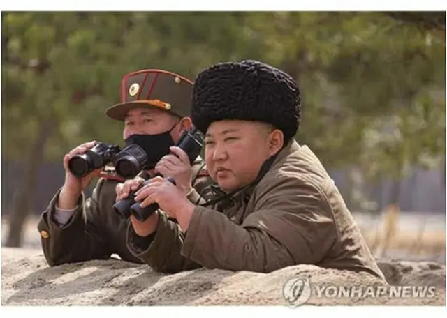 先月、朝鮮人民軍の火力打撃訓練を指導した金委員長（労働新聞ホームページから）＝（聯合ニュース）≪転載・転用禁止≫