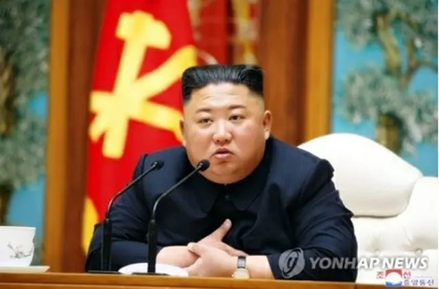 朝鮮労働党政治局会議に出席した金委員長（朝鮮中央通信のホームページから）＝（聯合ニュース）≪転載・転用禁止≫
