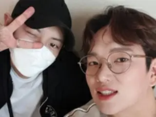 チャン・ソンギュ、CHANYEOL（EXO）とツーショット…「ミュージックビデオ撮影中」